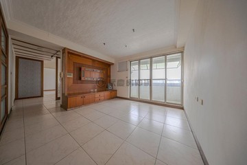 你敢信!榮總.漂亮大三房平車開998萬[小黑推薦]｜高雄市左營區榮成三街