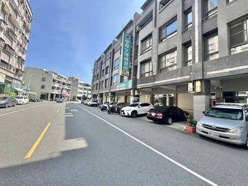 建工商圈旁｜捷運黃線Y8｜電梯透天車墅｜高雄市三民區大福街