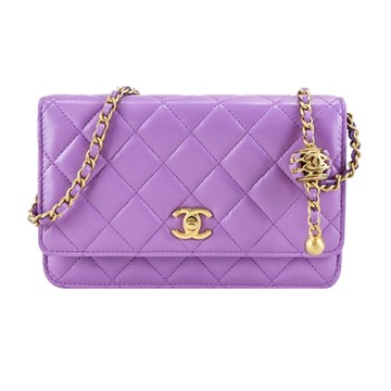 CHANEL 經典LOGO菱格紋小羊皮金球WOC手拿/斜背包(木槿紫)