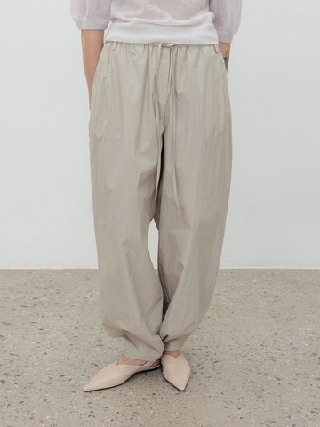 Light weight cotton volume silhouette pants [Sage]