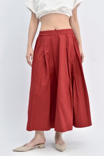 (M) 質感鬆緊腰紅色長裙