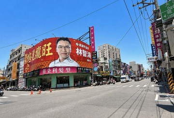 鳳山【五甲自強夜市商圈】94坪大地坪傳家黃金店住｜高雄市鳳山區龍成路