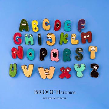 搞怪26個字母金屬胸針2021潮可愛萌徽章女學生背包配飾