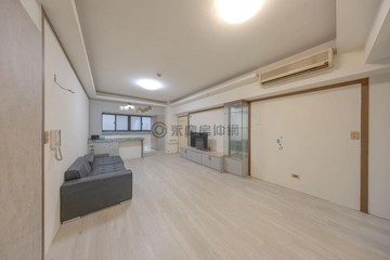 美術館核心太普建設三房大平車｜高雄市鼓山區美術北一街