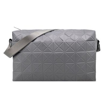 ISSEY MIYAKE 三宅一生 BAOBAO  TRACK 尼龍格紋斜背包(多色選)