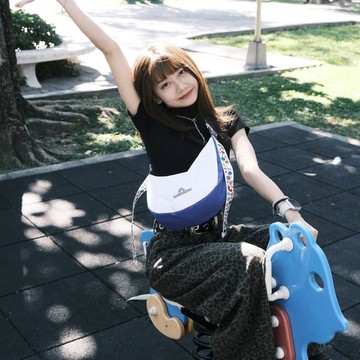 【DOUGHNUT】防潑水 手提/肩背/斜背 3用 小半月包 穿搭-白 YU