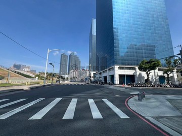 領航辦公大樓/港灣第一排/企業門面首選｜高雄市苓雅區海邊路
