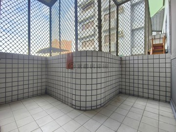 岡山公園〡大三房+平車〡稀有陽台進出｜高雄市岡山區壽華路