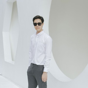 (S) SIGNATURE // 白色 // 男款修身