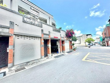 德民黃昏市場旁臨路車庫透天6房(3套房)｜高雄市楠梓區高昌街
