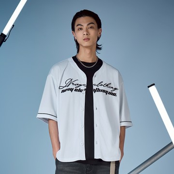 CACO-電繡字款棒球衫‧情侶款(二色)-男【J1NA032】