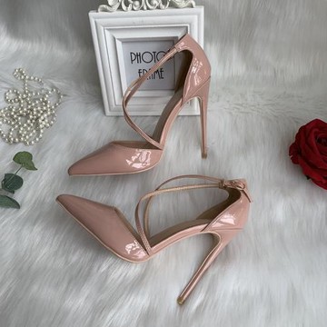 歐美明星同款裸粉色漆皮尖頭交叉帶中空搭扣大碼小碼12cm細高跟鞋