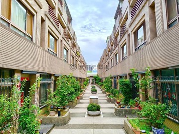 近機捷好市多｜社區稀有釋出｜四大房雙車別墅｜台中市北屯區北屯路