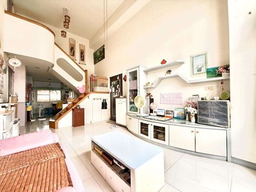 北屯興安商圈樓中樓 五房三衛浴 雙車位｜台中市北屯區崇德二路一段