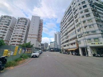 樹孝育仁商圈精裝四房平車三面採光戶｜台中市太平區育仁路