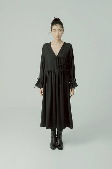心齋坐忘/黑色新中式交叉襟蝴蝶結綁帶長洋裝