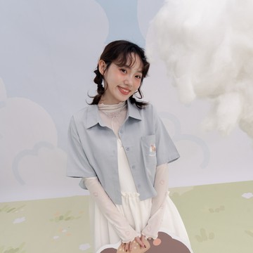 QUEENSHOP_S 女裝 短袖 OK蹦幽靈貓短版襯衫 兩色售 現+預 【01025755】