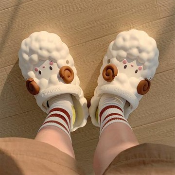 細細條 軟萌可愛卷毛小羊包頭半拖鞋夏季踩屎感eva親子洞洞鞋男女