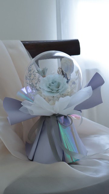 淺藍色系鬱金香波波球永生花束