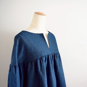 牛仔鎖孔領縮褶襯衫藍定制