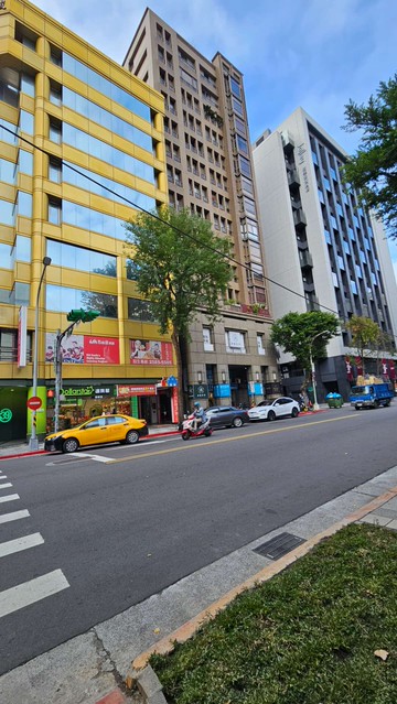 中山國小站純商辦，方正採光佳，適合企業總部進駐｜台北市中山區林森北路