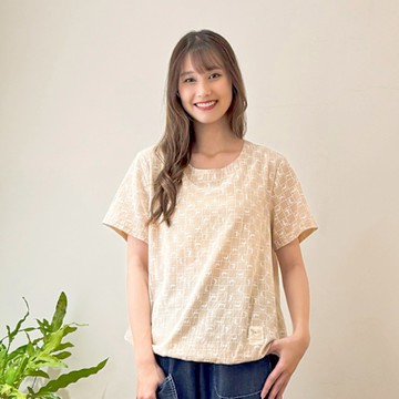 Hana-Mokuba花木馬日系女裝印花滿版下襬收口上衣_淺卡其/淺藍