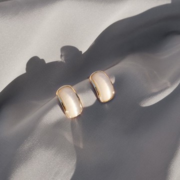 1.6號零點  年貨節新品  簡約百搭貓眼石耳釘1入