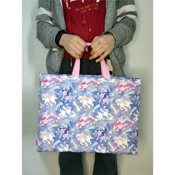 日單休閑卡通方形小熊橫款中性印花學生手提拎包學生資料購物包袋