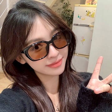 韓系復古 長方型多巴胺色系 檢驗合格 網紅款新潮流行 百搭抗UV時尚 高級感墨鏡 太陽眼鏡74259