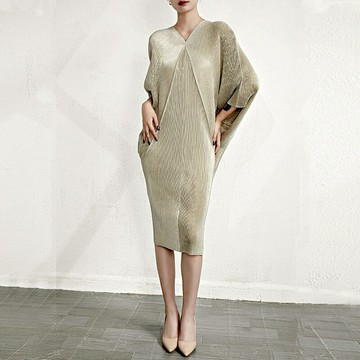 現貨+預購 三宅風皺褶衣服洋裝褶皺長裙連身裙摺衣彈力女裝顯瘦折衣大碼-蝙蝠袖收腰7色74li3【獨家進口】【米蘭精品】