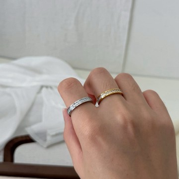 【現貨】整圈方型小鋯石鈦鋼戒指 醫療鋼戒指 316L不鏽鋼戒指 不褪色戒指 抗過敏戒指女 細戒指