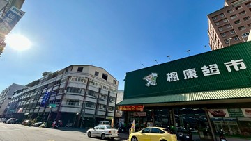 專任降價｜近文華高中三信公園｜室內38坪｜屋況佳｜台中市西屯區成都路