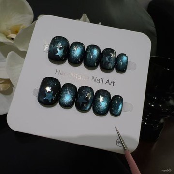 ➕最新設計款穿戴甲💅【墨藍星飾】墨爾本追光貓眼藍調貓眼石星星元素顯白小衆手工美甲短方圓穿戴甲 JCWF