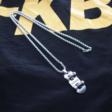 滑板鞋帶輪項鏈十字架吊墜男士個性學生情侶掛件嘻哈百搭不掉色