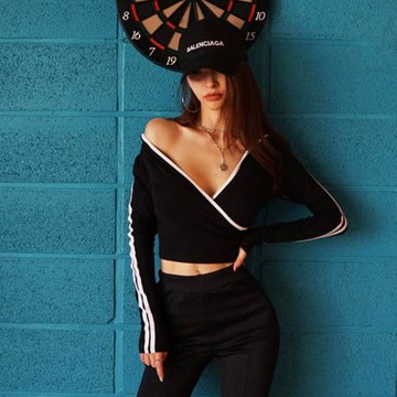 歐美2025春秋性感V領露胸連帽小心機高腰短款漏肚臍上衣長袖T恤女