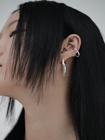 #165 Twoline Earcuff