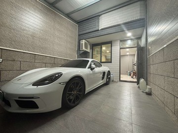 【近榮總 文藻 鼎中商圈】 獅湖國小翻新車庫透天｜高雄市三民區鼎中路