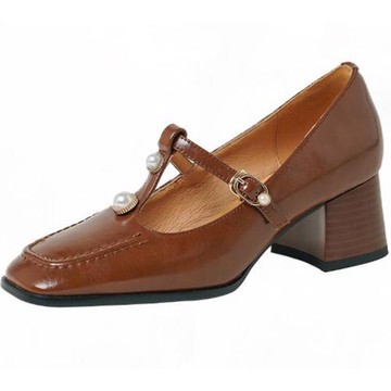 Taroko 最佳主角漆亮皮珍珠一字扣方頭粗高跟(2色可選)