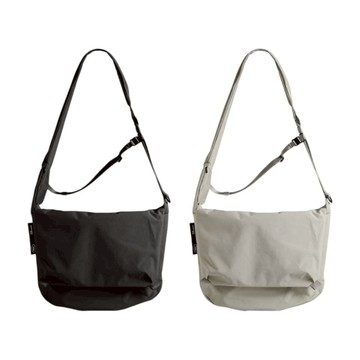 Essential 6.5L 隨行郵差包 探索黑