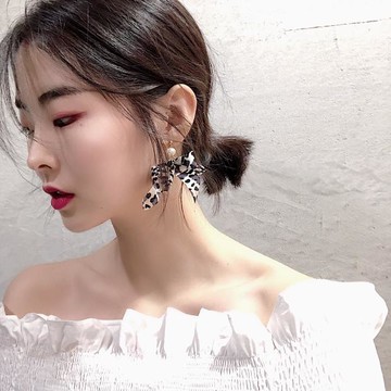 韓國東大門訂單豹紋蝴蝶結造型顯臉型百搭氣質耳釘耳環耳飾1入