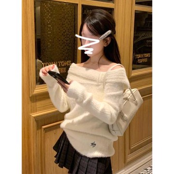 美式白色一字肩毛衣女秋冬2026新款慵懶風軟糯加厚針織衫露肩上衣