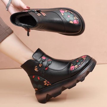 民族風新款2025大碼女短靴41一43中跟媽媽軟底軟皮冬季加絨厚棉靴