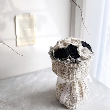 小香風永生花束 | 皇家厄爾瓜多永生玫瑰(可客製配色) 情人節禮物