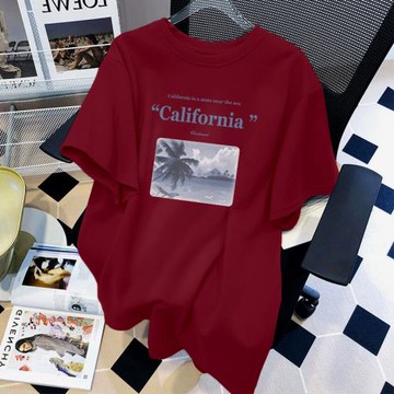 胖mm正肩女t恤夏季女裝2025新款文藝潮牌大碼寬松酒紅色上衣短袖