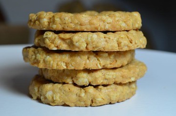 Tuxedo Cat Handmade　塔西躲貓貓 - 花生燕麥