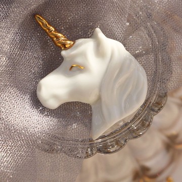 獨角獸造型陶瓷描金秋冬外套青年個性潮物設計客製胸針