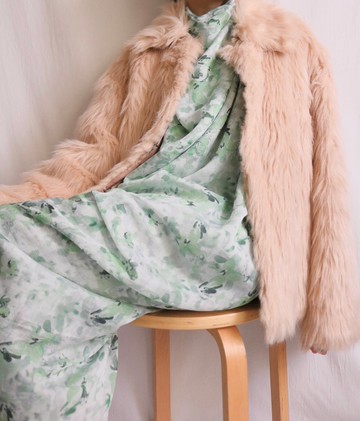 雪地穿搭 奶米黃羊皮毛皮草短大衣