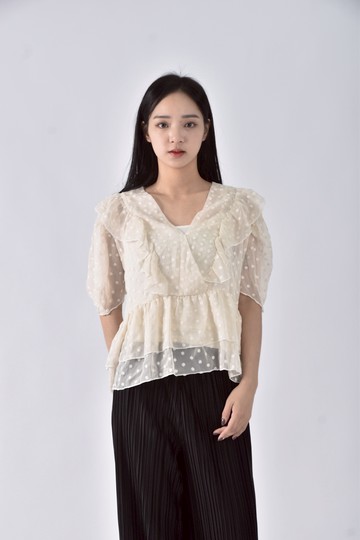 (L) drinks質感雕花透膚杏色短袖上衣