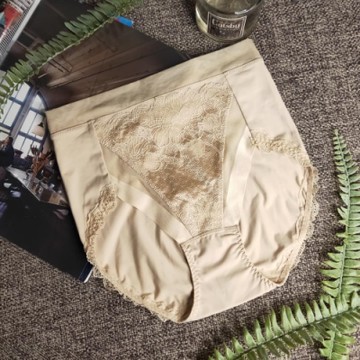 曼黛瑪璉 雙弧 高腰三角修飾內褲(薄霧膚)