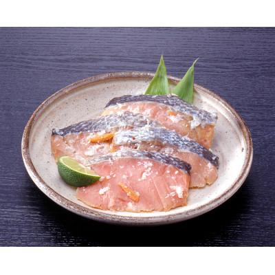 ふるさと納税 小樽市 北海道小樽市秋鮭飯寿し1kg(化粧箱)